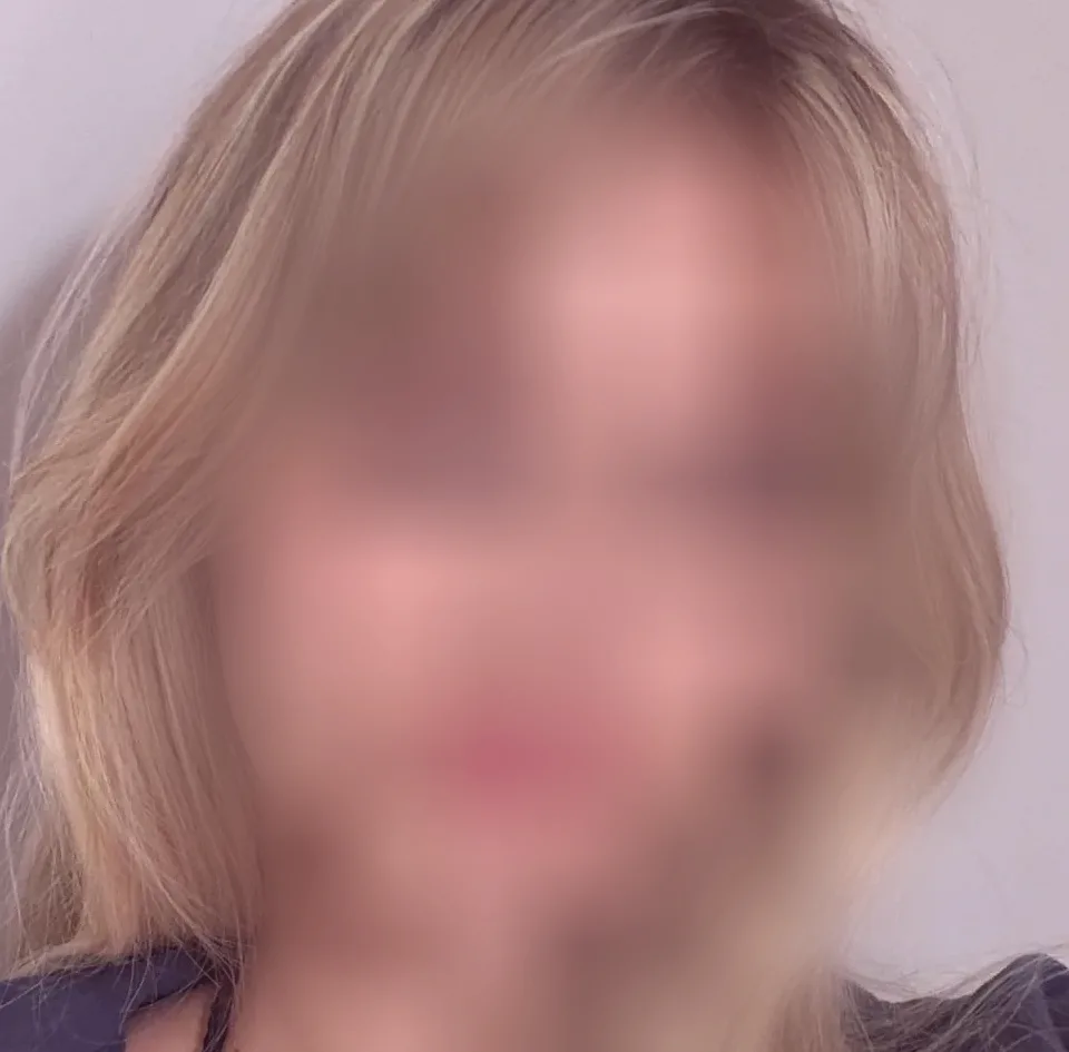 Evi, 20
