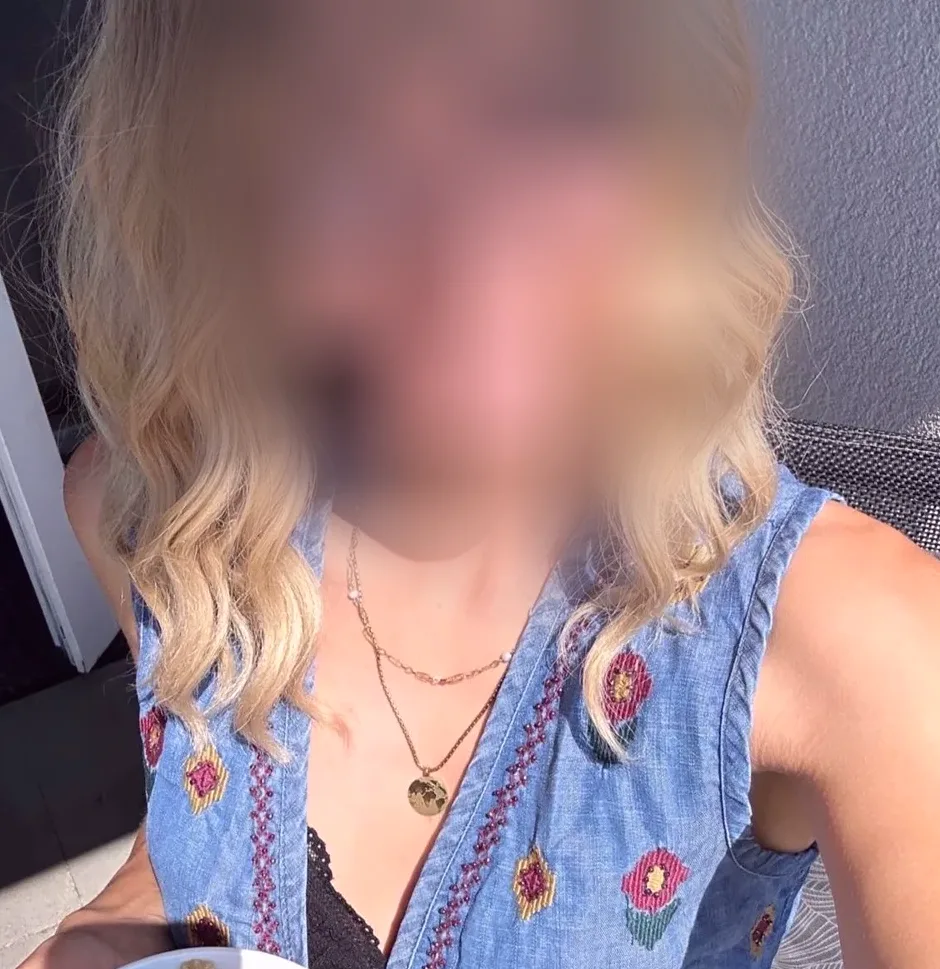 Nina, 26
