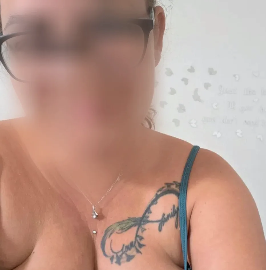 Noor, 37