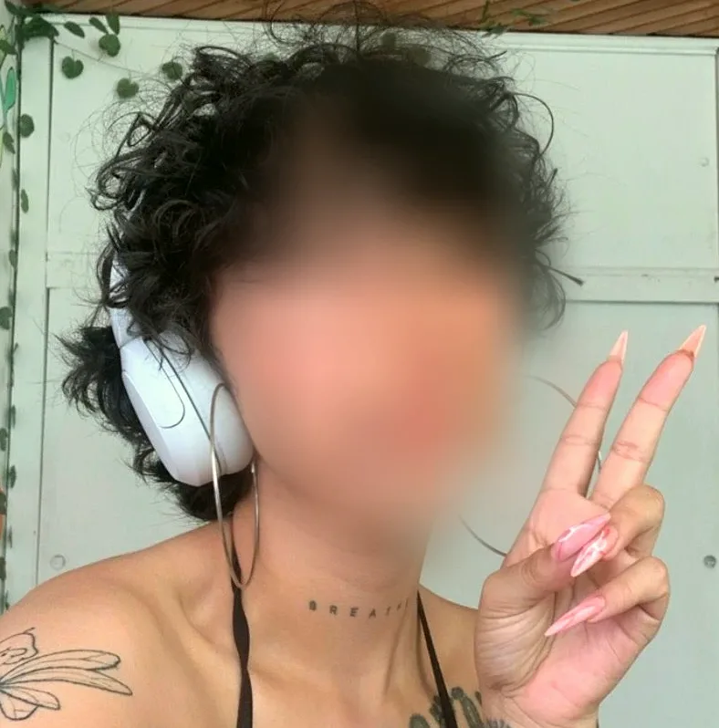 Olivia, 26