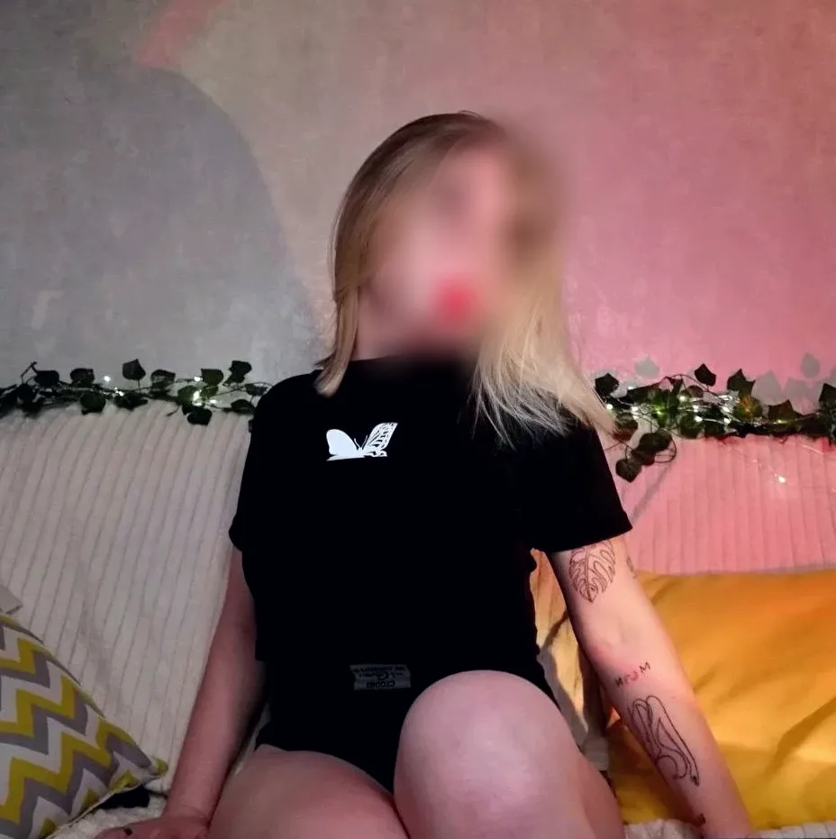 Vera, 22