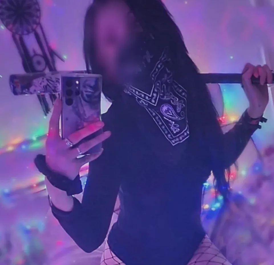 Wendy, 28